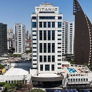 Titanic Business Kartal Otel